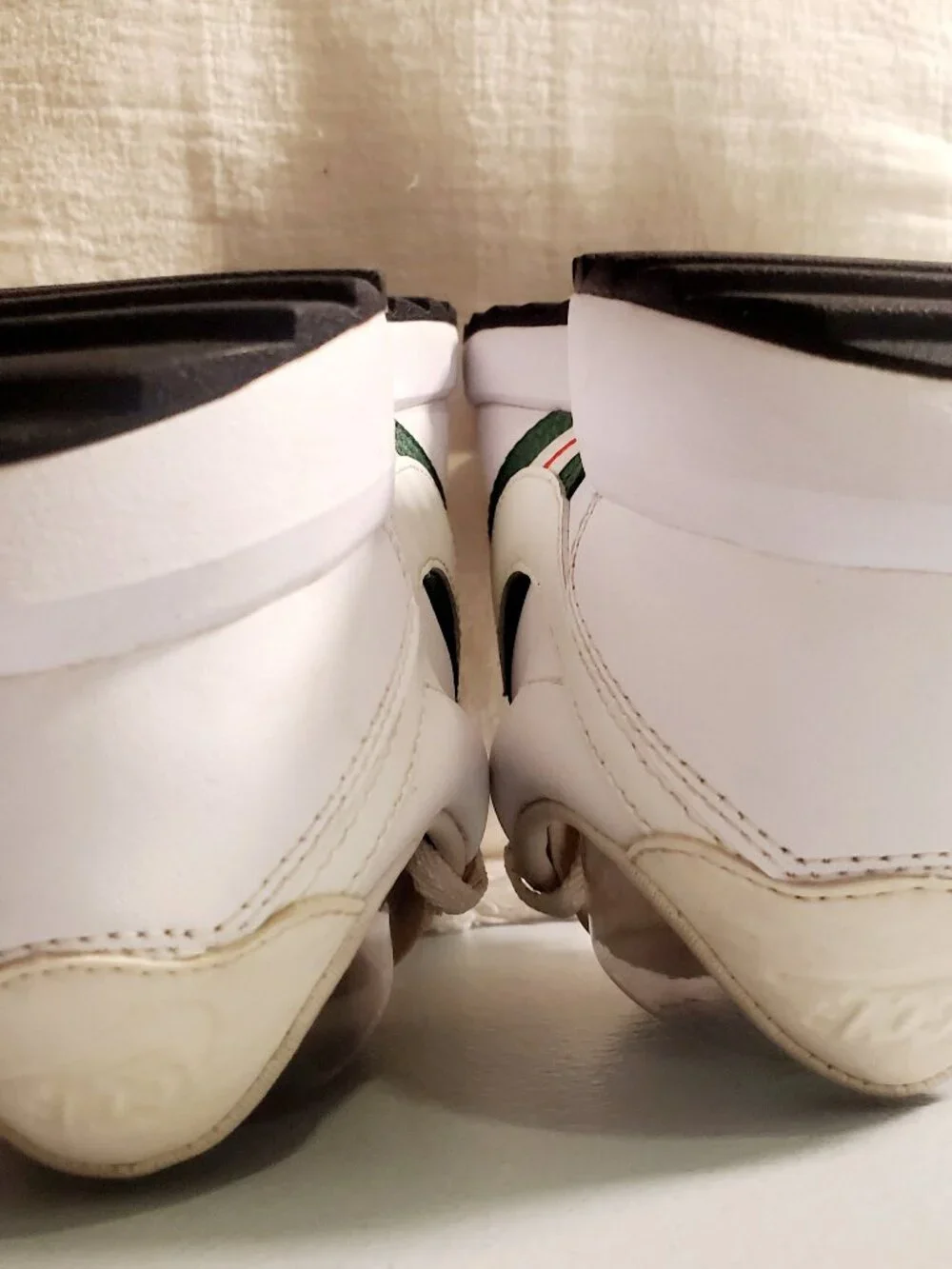 Nike Leather Sneakers White Green Stripe Trainers Men’s 8 / Women’s 9.5 Classic